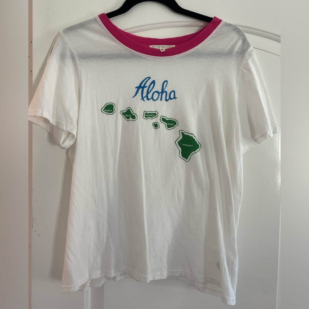 “Aloha” graphic Tshirt with pink collar, never worn, great condition